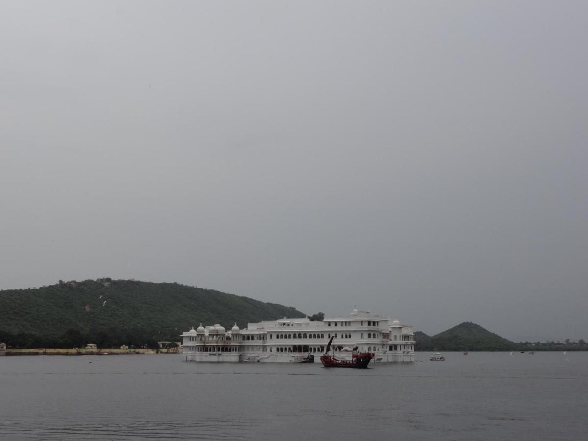 Raasleela Luxury Camp Hotel Udaipur Exterior photo
